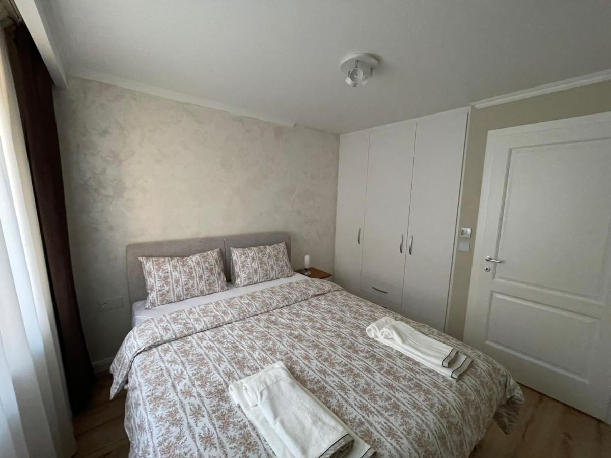 Apartament 1 Lalelelor Nasaud Eksteriør billede
